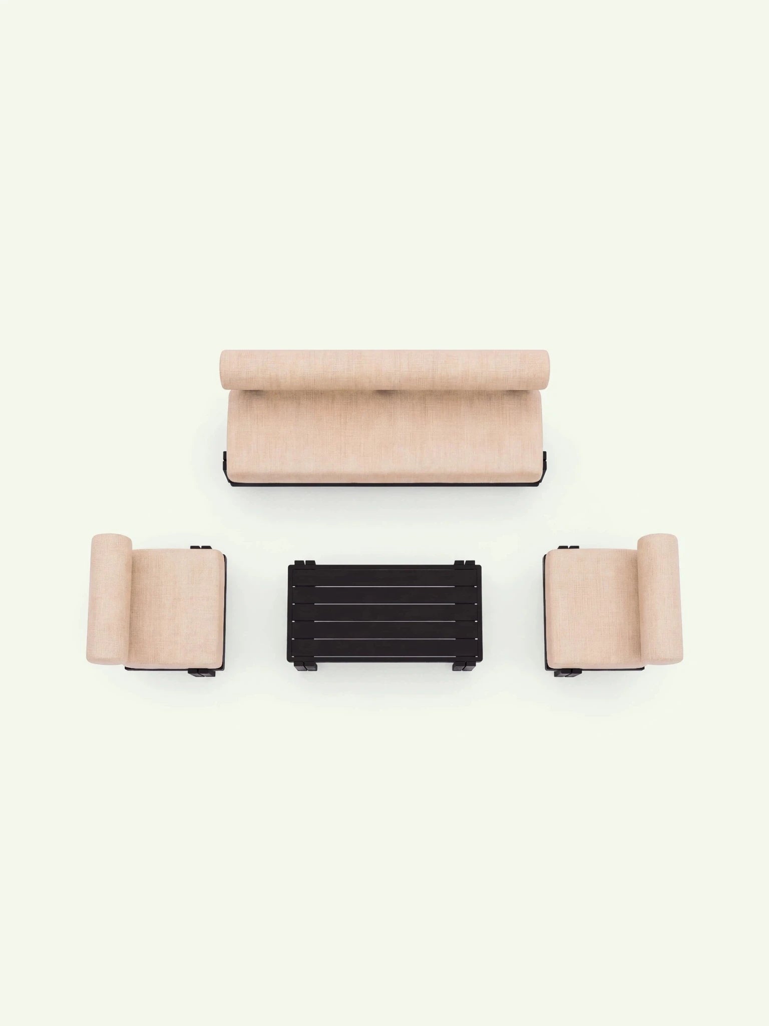 Vogelperspektive des Menelamé Kilim Lounge-Sets, Darstellung der schwarzen Tischplatte und der symmetrischen Polsteranordnung.