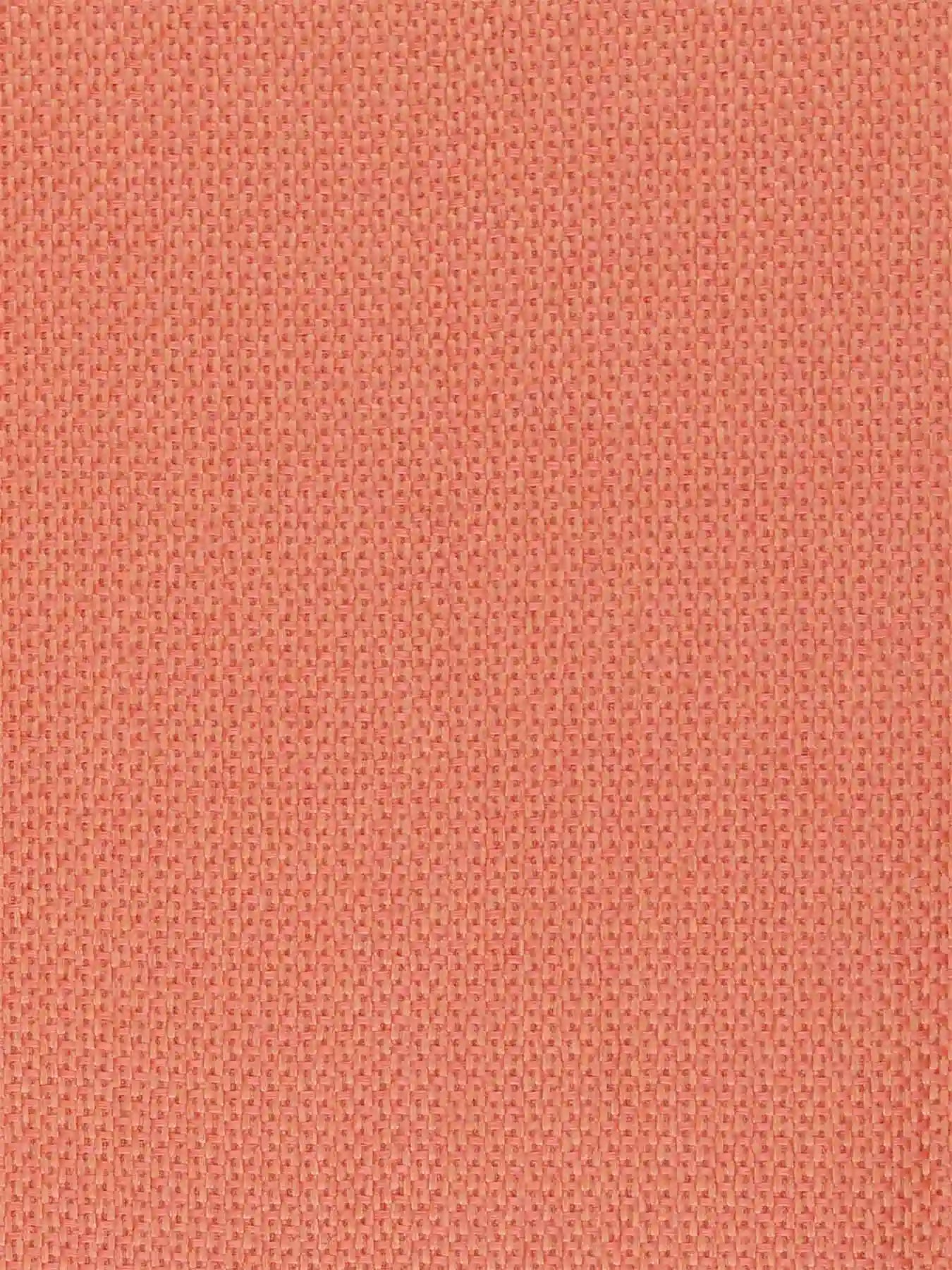 Übersicht des Outdoor-Stoffs Daorson in Korallenrot: Großflächige Ansicht des UV-beständigen Olefin-Stoffs in kräftigem Orange-Rot für Terrassenmöbel.
